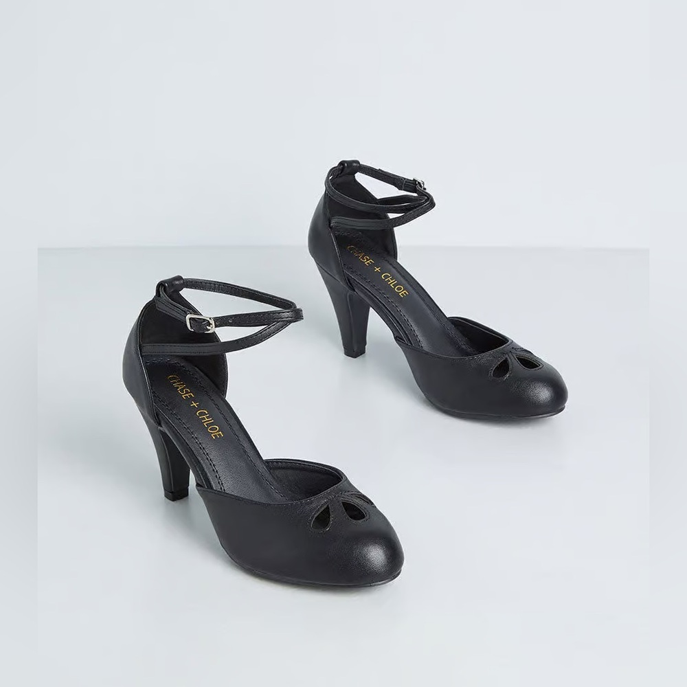 ModCloth NIB Spin Me Right Vintage Inspired Heels - Black
